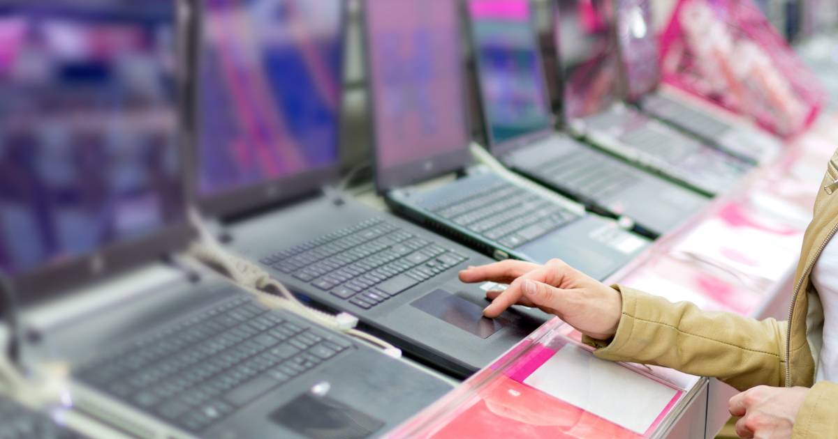 中古パソコンはどこで買うべき？購入先の特徴を比較