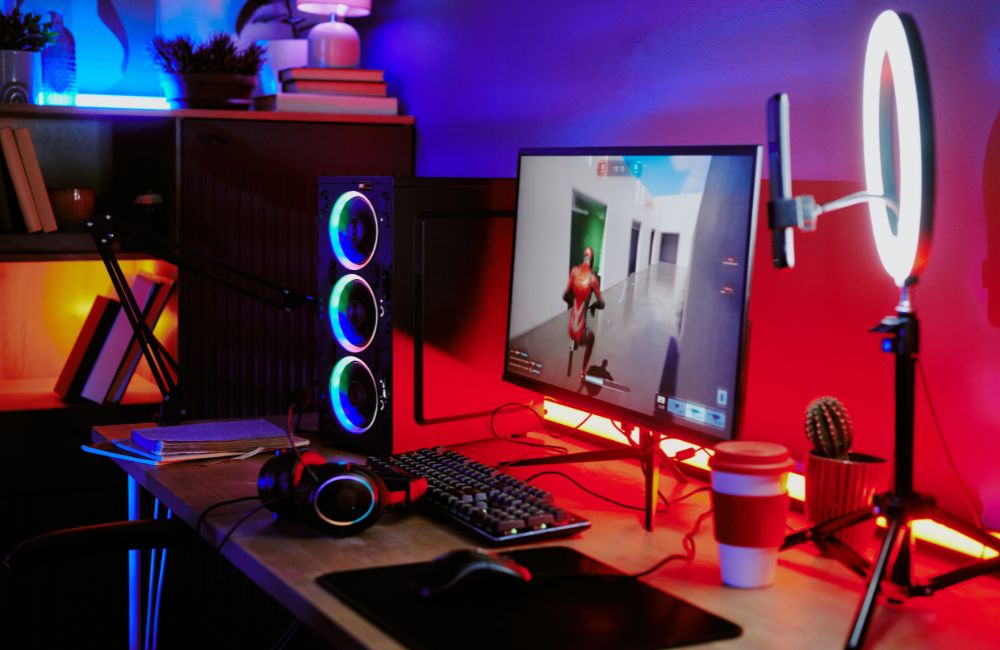 ゲーミングPCのデスクトップ環境とモニター