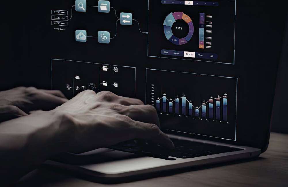 データチャートや分析画面が表示されたノートパソコン。スペックや性能を冷静に比較検討するイメージ。