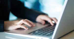 持ち運び性能No.1！中古レッツノートが学生・社会人に最強な理由